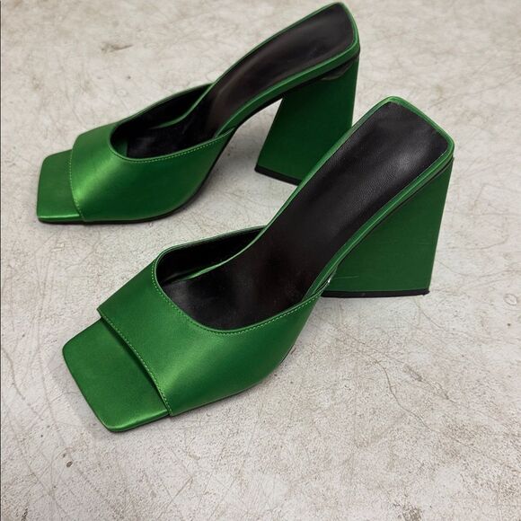 ZARA Chunky Heel Like New Size 7.5 Kelly Green Low Block Heel - Picture 3 of 5